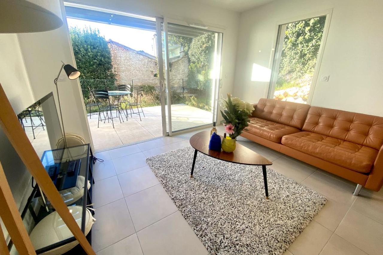 Roche Blanche - Terrasse Et Parking Apartment Nimes Ngoại thất bức ảnh