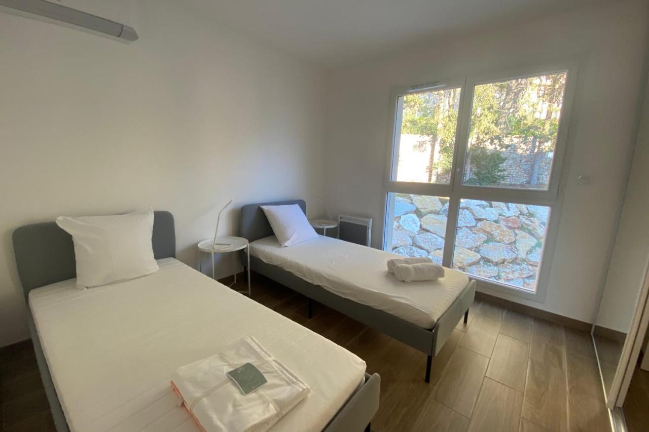 Roche Blanche - Terrasse Et Parking Apartment Nimes Ngoại thất bức ảnh